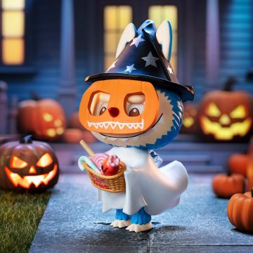 LABUBU Trick-or-Treater Figure